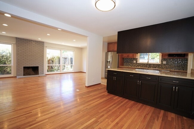 Building Photo - Beautiful Updated San Jose Home!