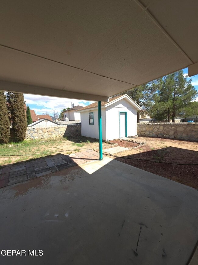 Building Photo - 2912 Gull Lake Pl