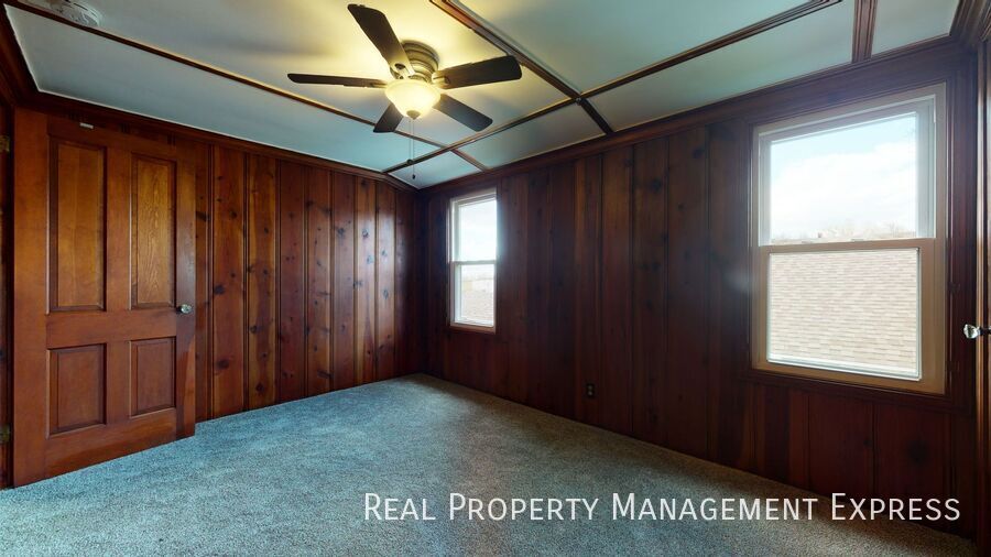 Building Photo - 411 S Willow Ave