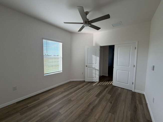 Building Photo - 16075 Badalona Dr