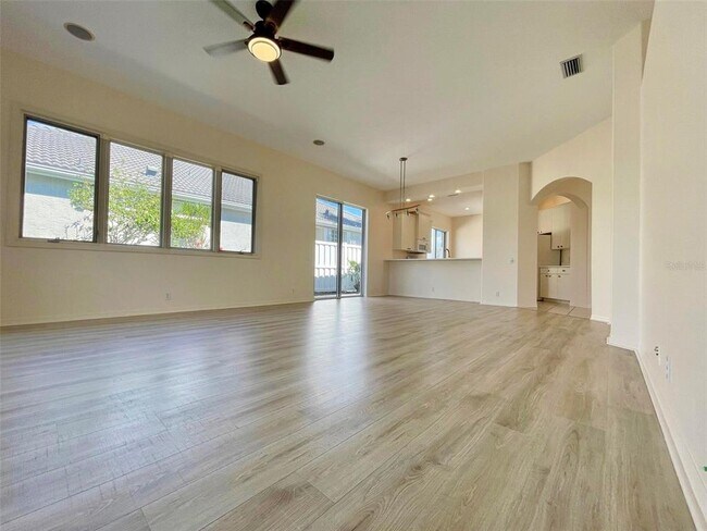 Building Photo - 8515 53rd Pl E