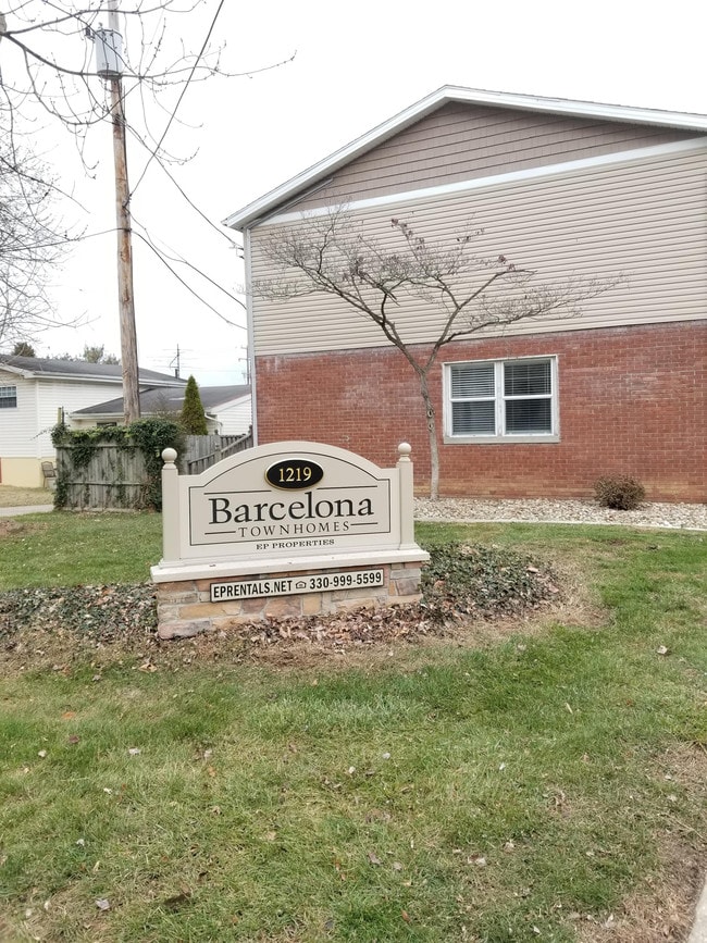 Primary Photo - 1219 Barcelona Dr