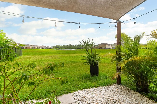 Building Photo - Stunning, Pet-Friendly, 4 Double bedroom, 2.5 Bathroom Home in Crosswind Point, Parrish