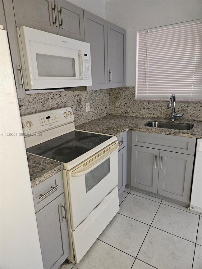 Building Photo - 2041 NW 81st Ave