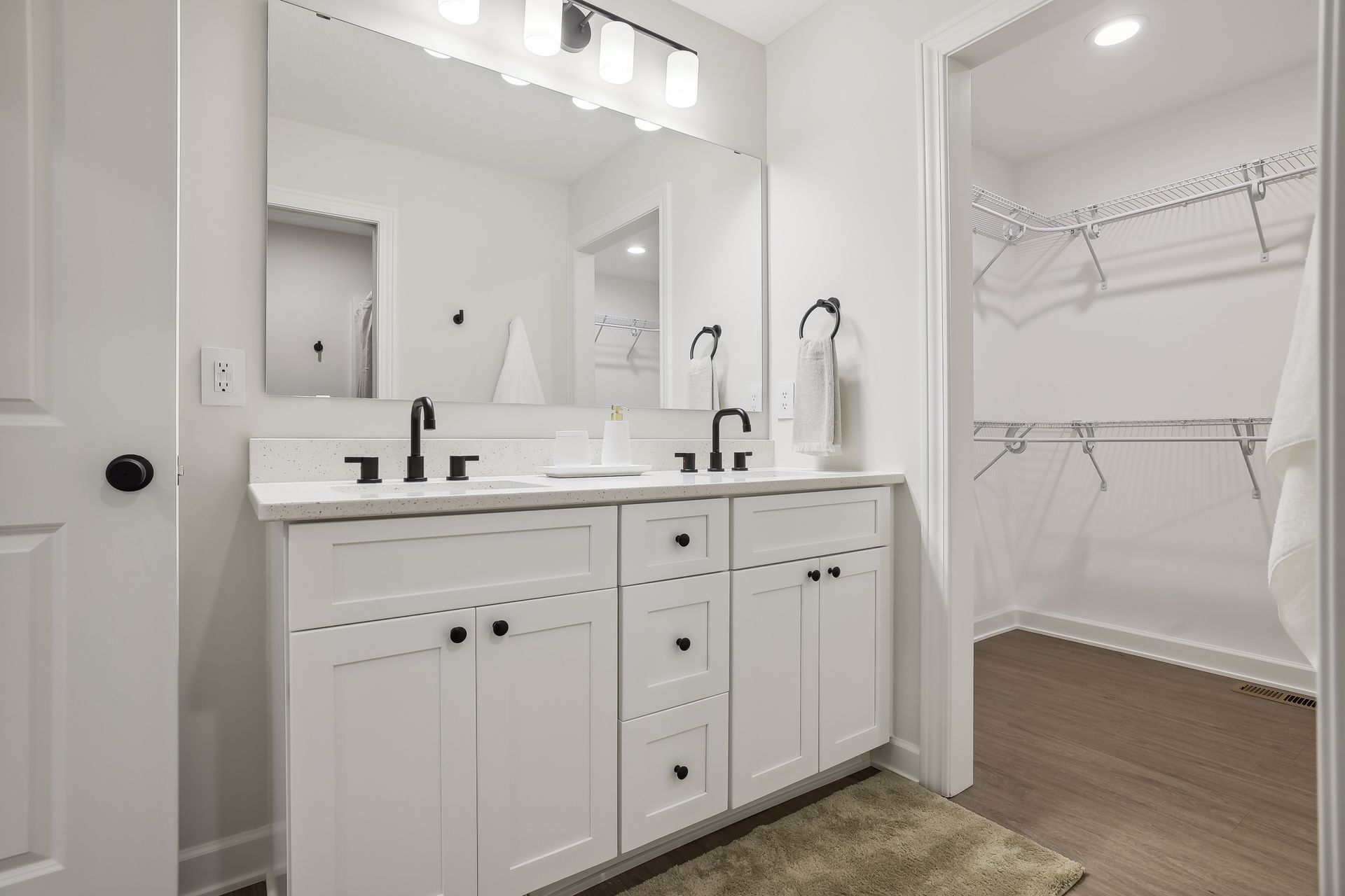 Building Photo - 2460 Cedarwood Ln