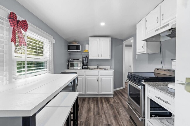 Primary Photo - 31 Fieldmere St