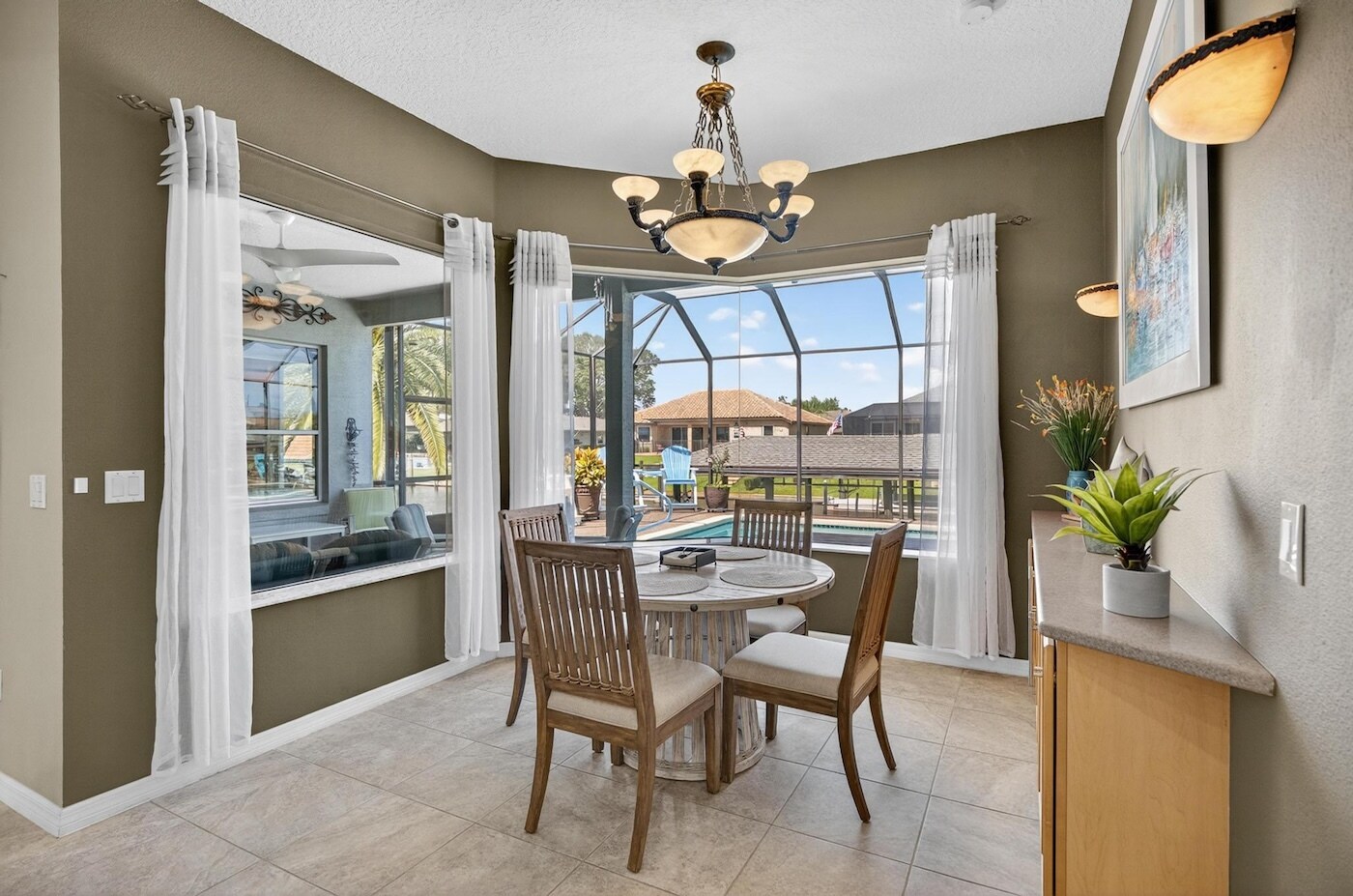 Building Photo - 8 Collinson Ct