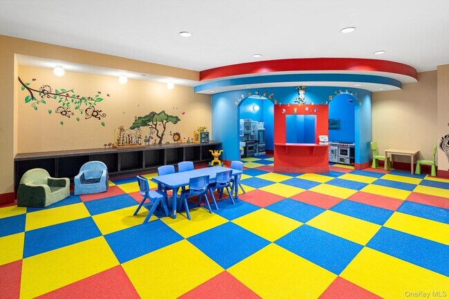 Building Photo - 10 City Pl