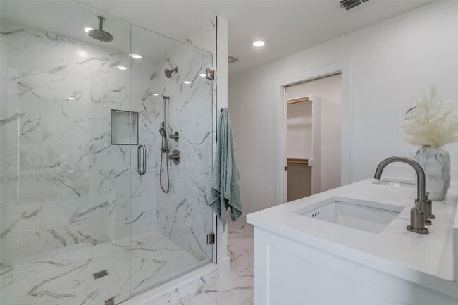 Building Photo - 4701 San Jacinto St