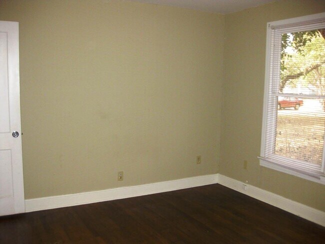 Building Photo - 4409 Merle Dr