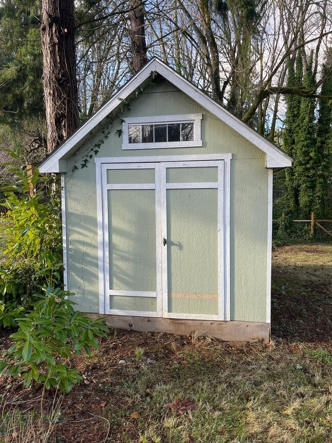 Building Photo - Craftsman Style 3 Bed/2 Bath Home - Bremerton