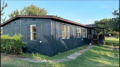 Building Photo - 111 King Rd