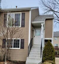 Building Photo - 2122 Southwind Cir