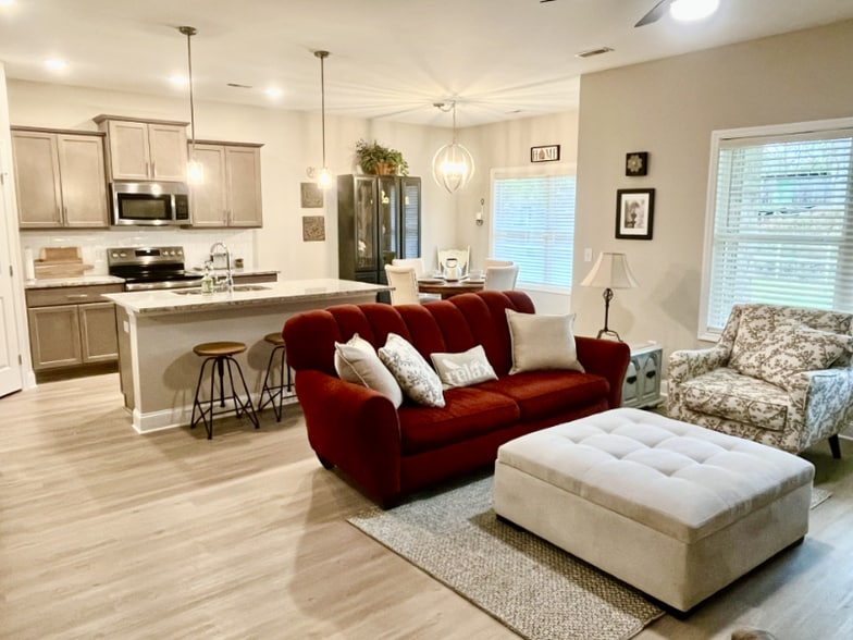 Primary Photo - 122 Cedar Lake Rd