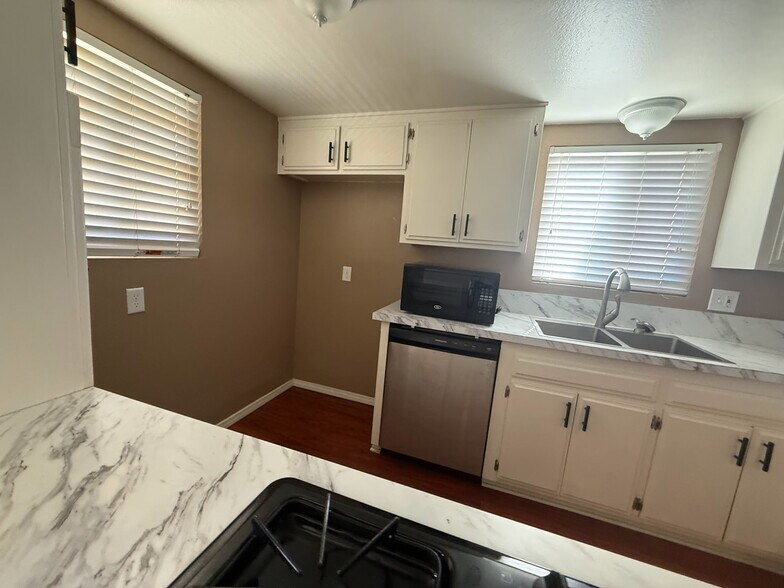 Building Photo - 4551 W Avenue L14