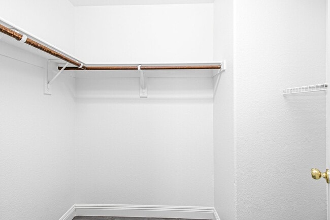 Building Photo - 183 White Butte St