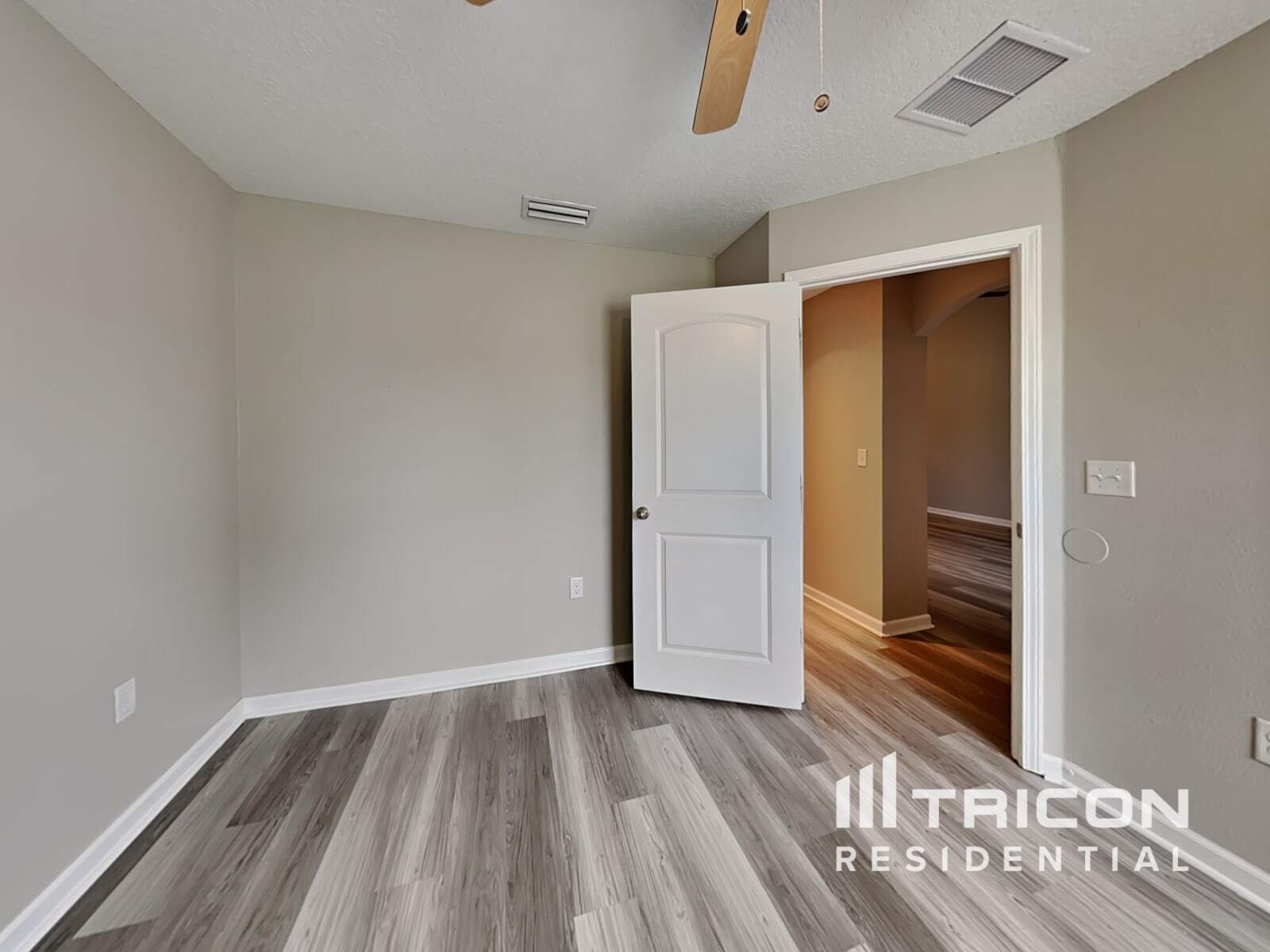 Building Photo - 3213 Hidden Meadows Ct