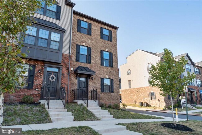 Building Photo - 14032 Sunrise Valley Dr