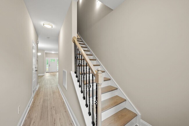 Building Photo - 7994 Humie Olive Rd
