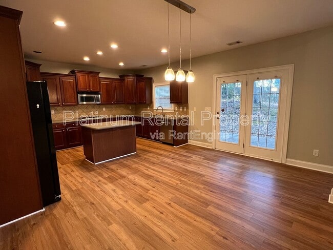 Building Photo - 7170 Belcrest Dr