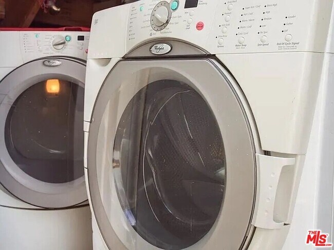 Building Photo - 8661 Clifton Wy