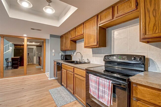Building Photo - 14777 Wunderlich Dr