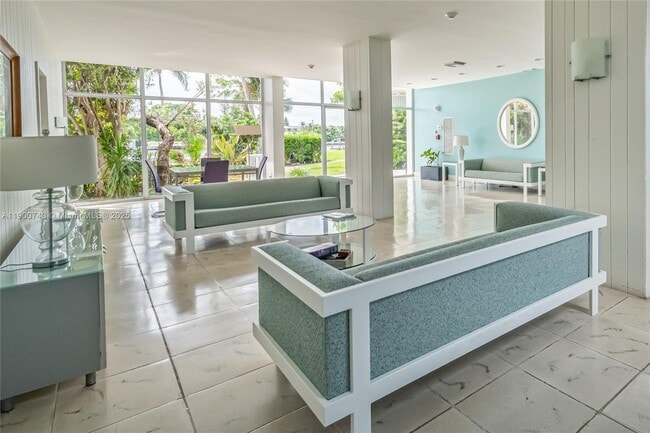 Building Photo - 9101 E Bay Harbor Dr