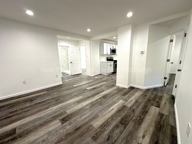 Building Photo - 6184 Poketa Rd