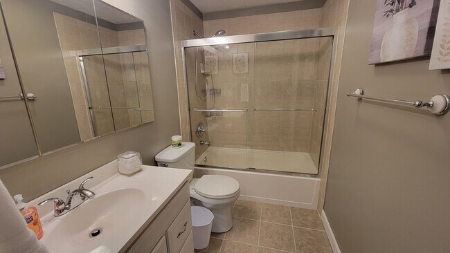 Building Photo - Private Pool, Firepit, BBQ - A FUN place to RELAX. Fully furnished and fully stocked.