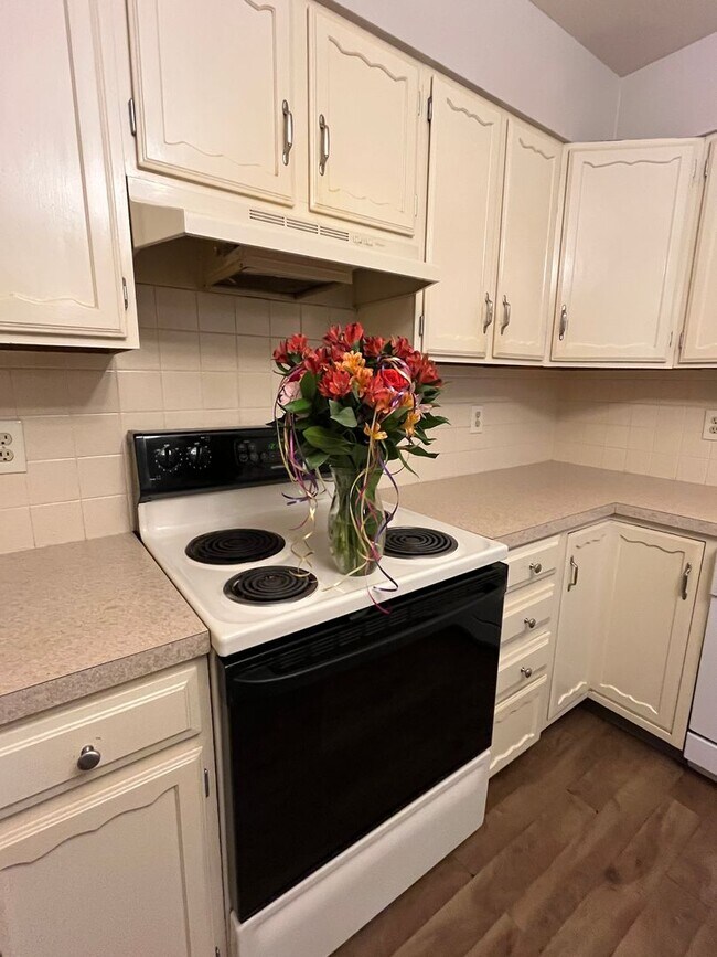 Building Photo - 3-Bed, 2-Bath Duplex across from Lake Loveland!