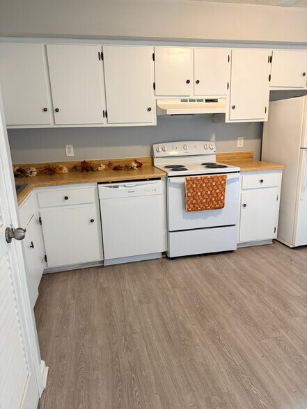Building Photo - 16 Duiguid Dr