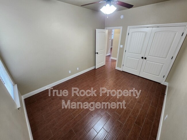 Building Photo - 1405 N Monte Vista St