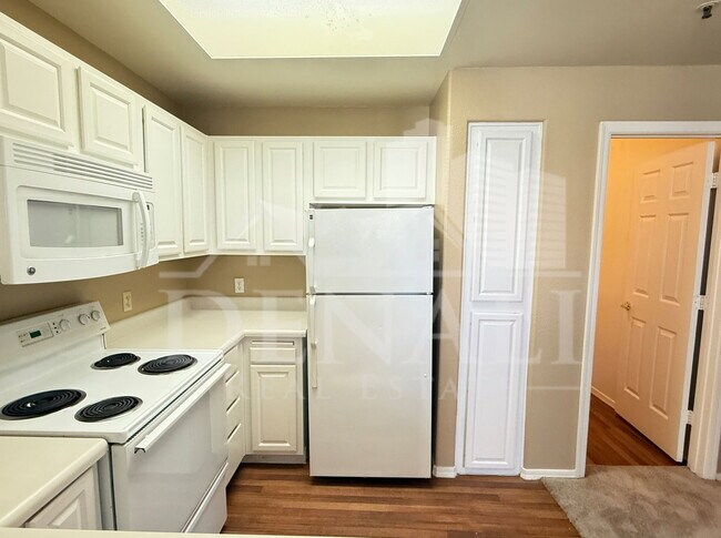 Building Photo - 11375 E Sahuaro Dr