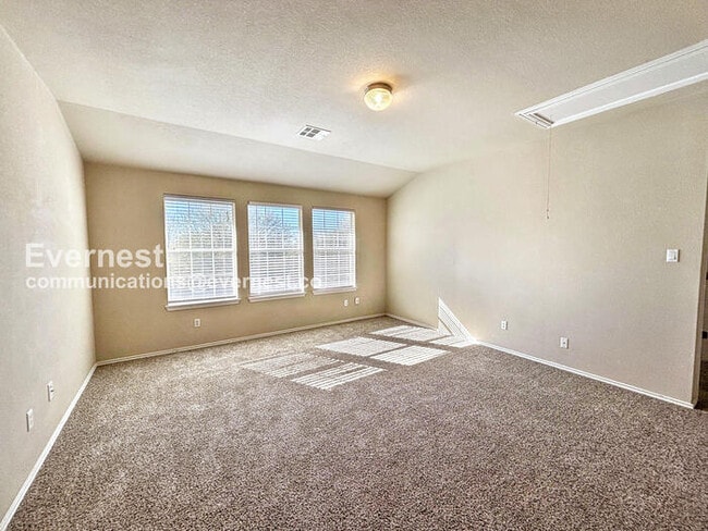 Building Photo - 3505 Fitzroy Ave