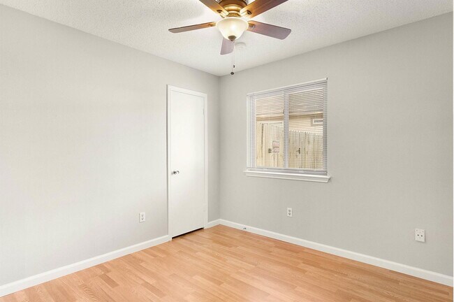 Building Photo - 11931 Rosethorn Dr