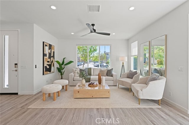 Building Photo - 101 Stage