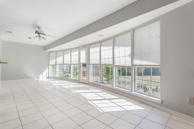 Building Photo - 6926 Colfax Dr