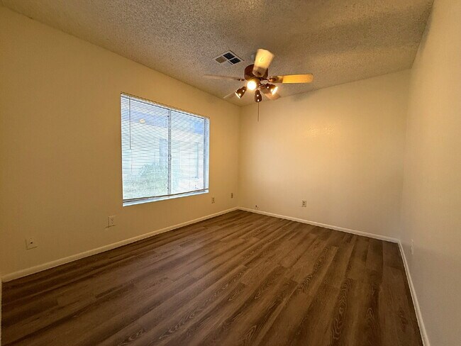 Building Photo - "Charming 3-Bed Oasis with Scenic Views in...