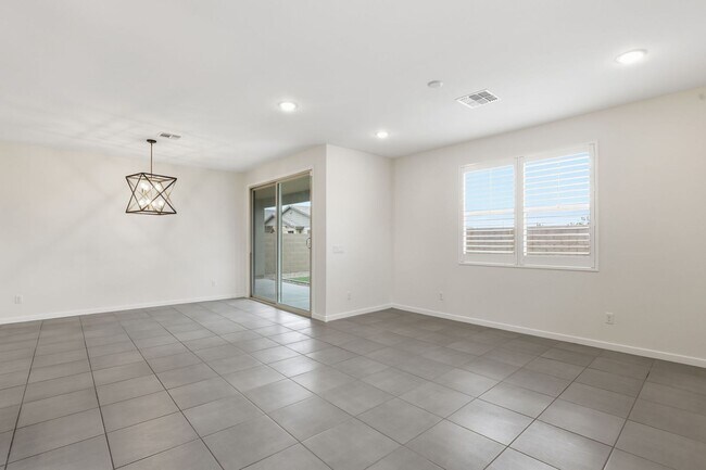 Building Photo - Stunning Queen Creek Home – Modern Comfort...