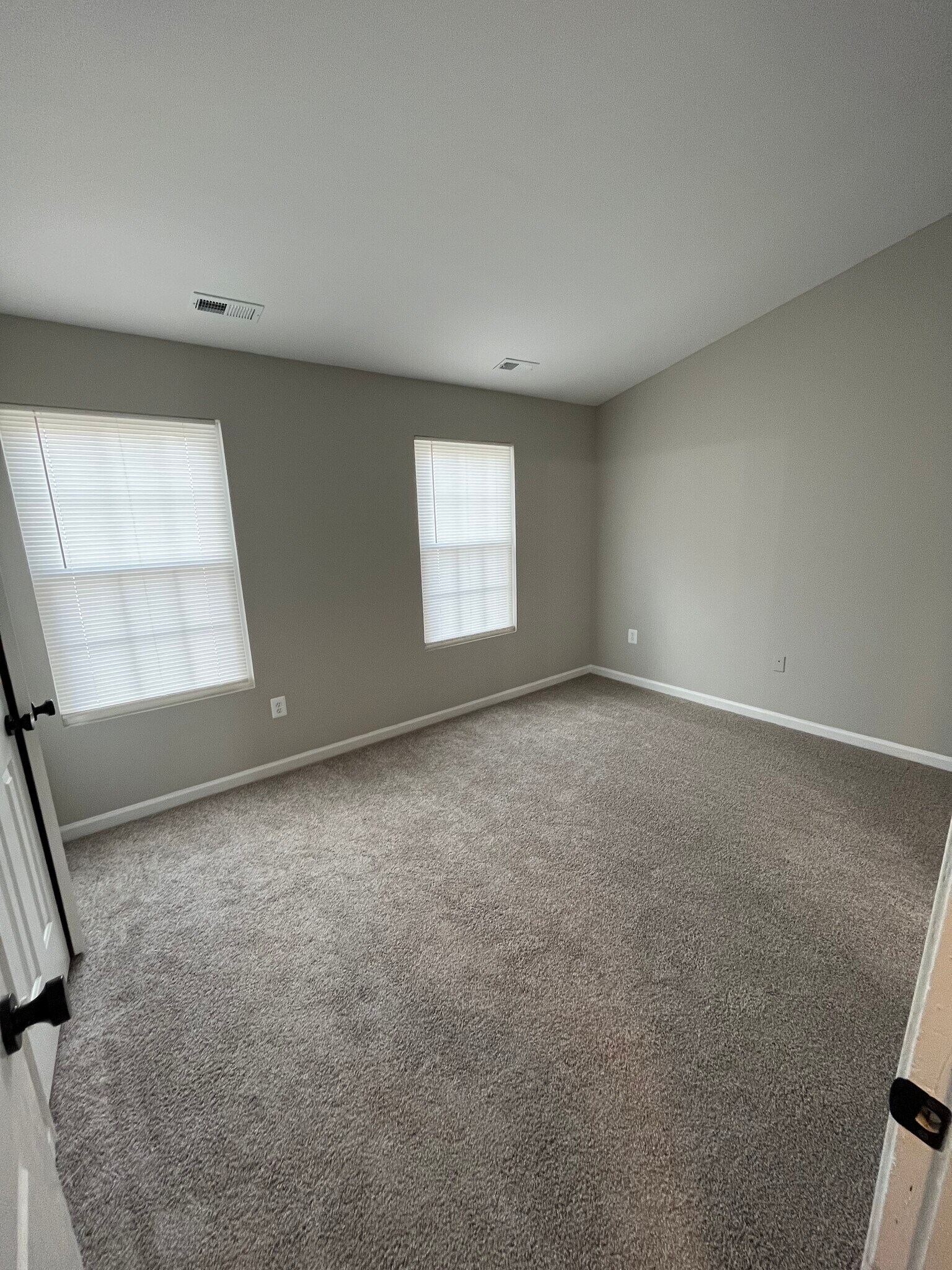 Building Photo - 6527 Old Carriage Ln