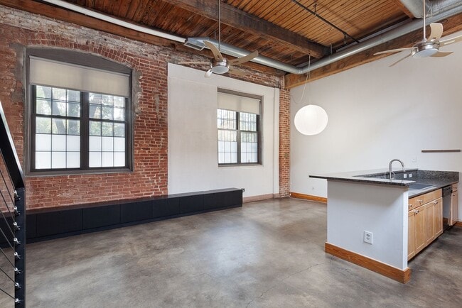 Building Photo - Industrial-Chic 2/2 Loft with Garage Near BeltLine & Downtown
