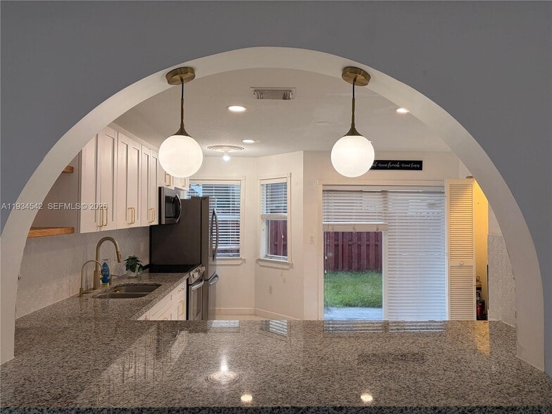 Building Photo - 7075 NW 173rd Dr