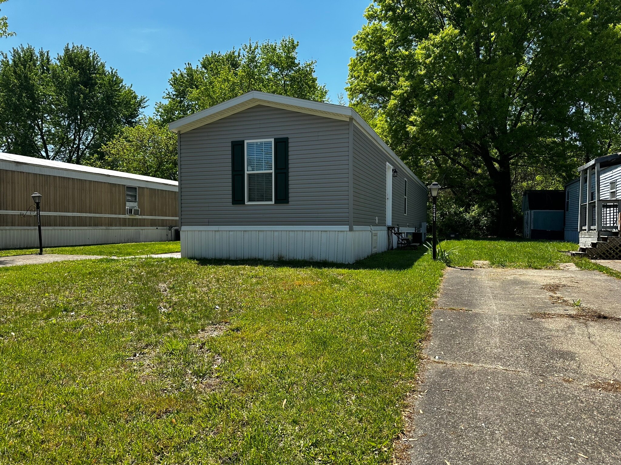 Building Photo - 2239 Wellington Green Dr