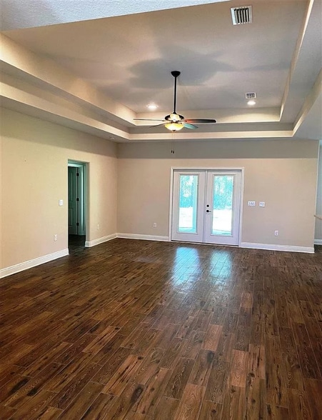 Building Photo - 9167 Tara Cir