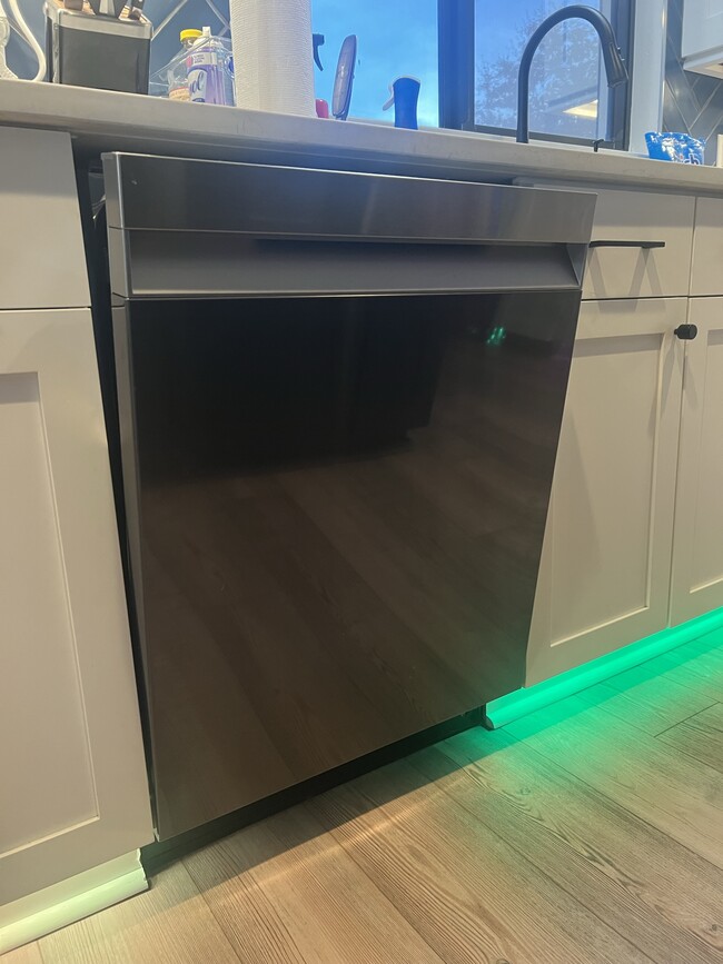 Building Photo - 240 Windward Passage