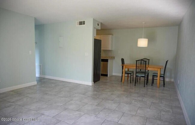 Building Photo - 2130 Forest Knoll Dr NE