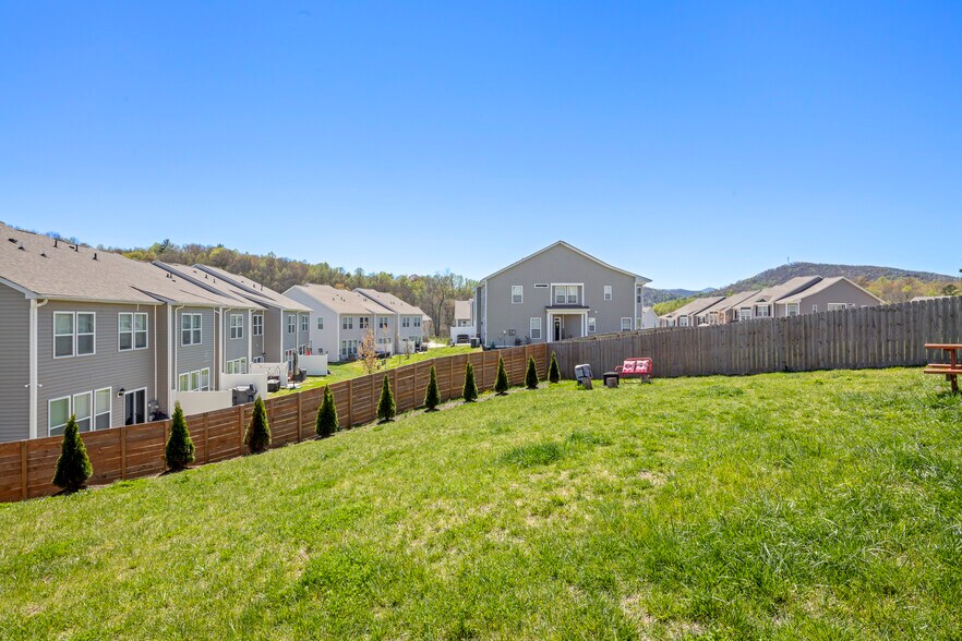 Building Photo - 172 Monroe Creek Blvd