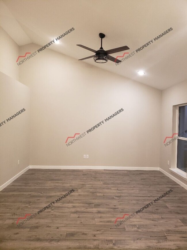 Building Photo - STATUS: AVAILABLE  | R245A | $2095 *** 1 ST FULL MONTH FREE - MOVE IN SPECIAL!!!