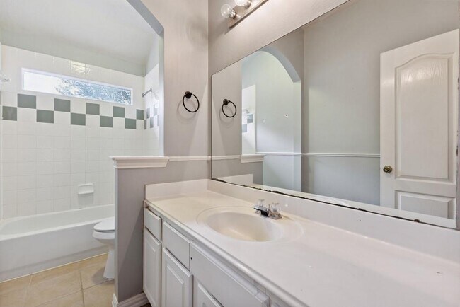 Building Photo - 14111 White Oak Gardens Dr