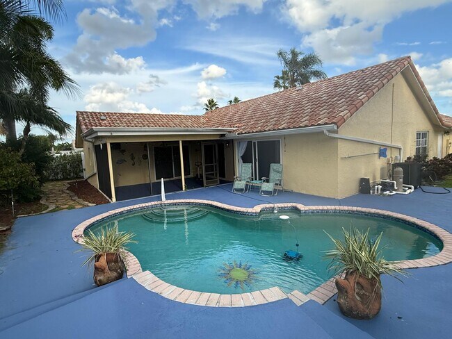 Building Photo - 9707 Sun Pointe Dr